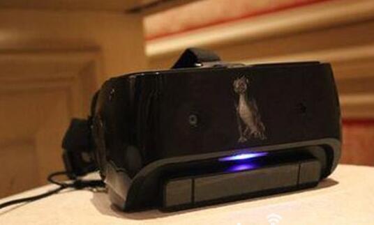 高通推出采用骁龙835芯片的无线头显原型机，号称“真正的无线”