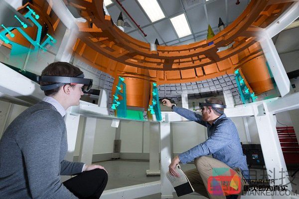NASA采用Microsoft HoloLens开发新航天器