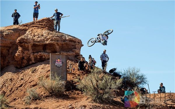 美国顶级自行车赛《红牛坠山赛》将引入AR实况直播