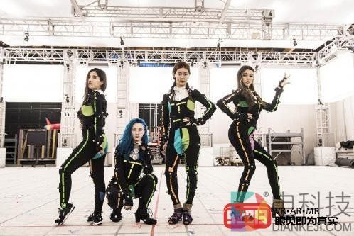 S8开场的AR人物都是真人小姐姐在跳舞哦