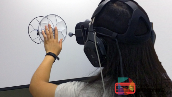 研究人员采用无人机开发VR触觉反馈系统