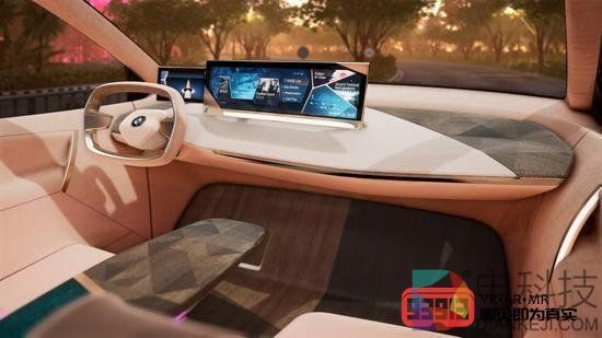 宝马Vision iNEXT提供VR试驾体验