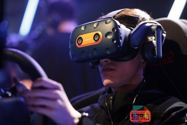 HTC VIVE与迈凯伦车队联手全球首个VR赛车电竞“迈凯伦影子计划”落下帷幕