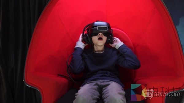 【8点7分】Telia测试世界首个5G电影院；沃尔玛引入《驯龙高手3》VR体验