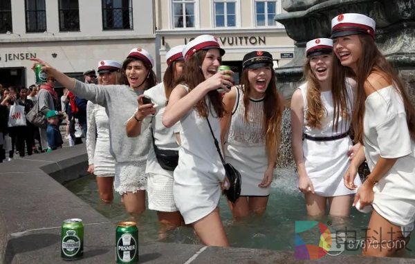 南丹麦大学开发VR应用，以改善青少年酗酒问题