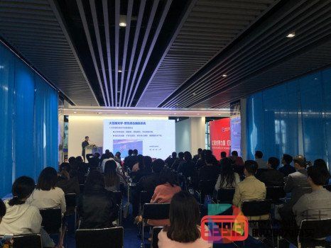 首届虚拟现实创新及VR产业发展沙龙在南昌举行