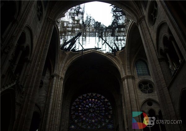 VR帮不了巴黎圣母院，但VR艺术依旧大有搞头