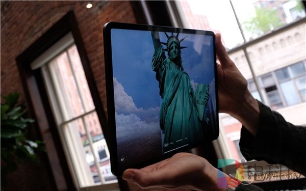 著名设计师开发了一款AR应用，庆祝自由女神像博物馆开业