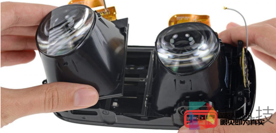 AUO展示适用于VR头显的单眼3K分辨率显示屏