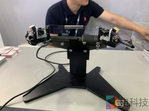 CES Asia 2019：珑璟光电展示1802型AR光学模组