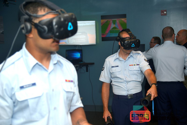 美空军使用虚拟现实技术进行机场维护培训
