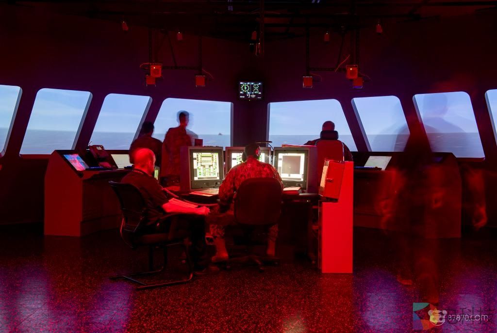 美军用VR技术培训海军操作技能