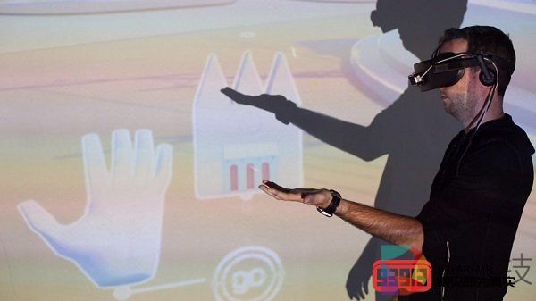 《Imagined Landscape》交互式VR体验 让你亲自动手绘制度假圣地