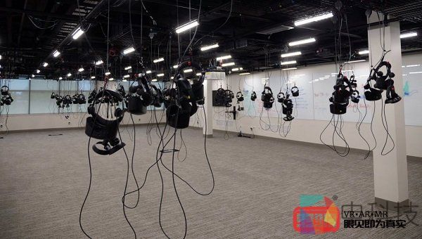 科罗拉多州立大学沉浸式训练实验室可容纳100个VR头显