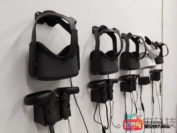 全新Oculus Quest手柄控制器充电站在Kickstarter平台发起众筹