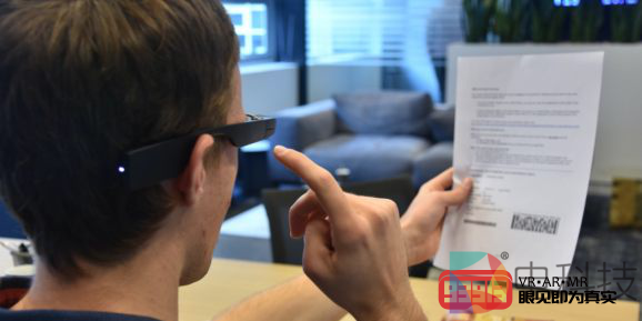 荷兰初创公司Envision推出结合AI技术的AR智能眼镜Envision Glasses