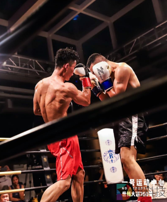 VR拳赛刺激体验，免费拿5G手机！中国电信天翼云VR带你激战到底