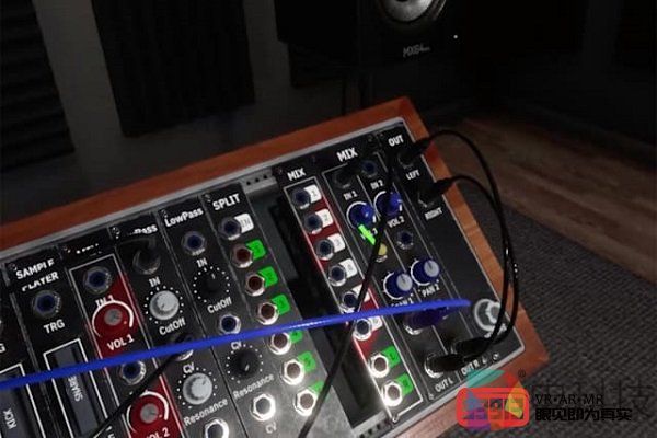 美国电子厂商Bright Light推出模块化合成器“synthspace”