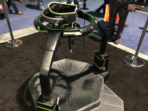 万向跑步机弱爆了，这款机器人VR靴可以让你始终保持在原地