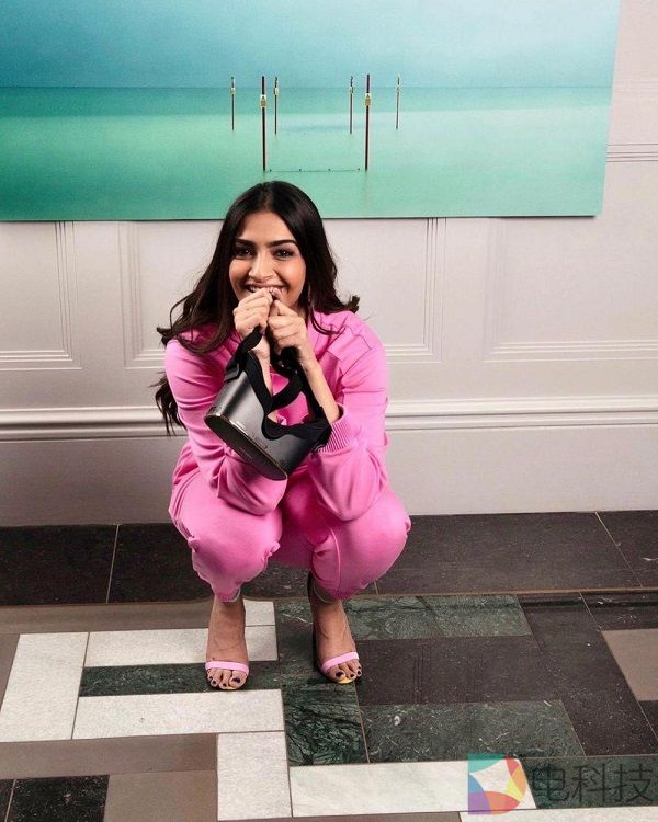 PhotonLens和Ralph&Russo达成XR媒体战略合作