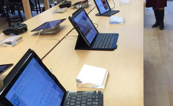 手柄+键盘？ 苹果iPad就要变身了