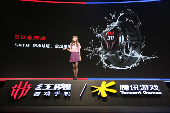 【腾讯红魔游戏手机6系列主稿】165Hz高刷屏幕18G内存自带风扇！腾讯红魔游戏手机6系列发布3799元起！4168.p