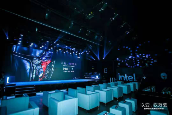  一睹硬核水冷源力真容，雷神黑武士四代惊艳发布燃爆全场