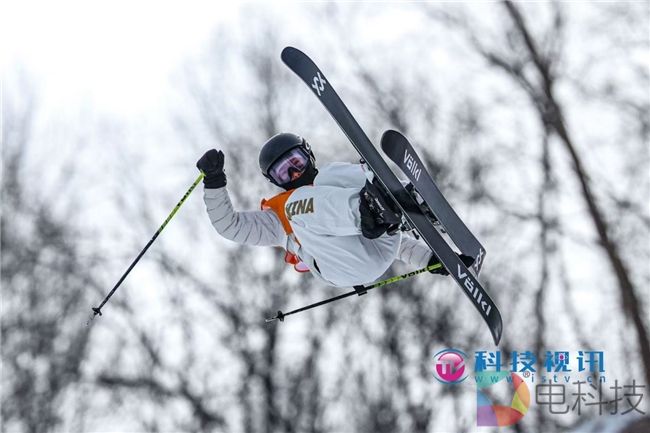 佳能EOS R1：亚冬会赛场上的“全能战士”