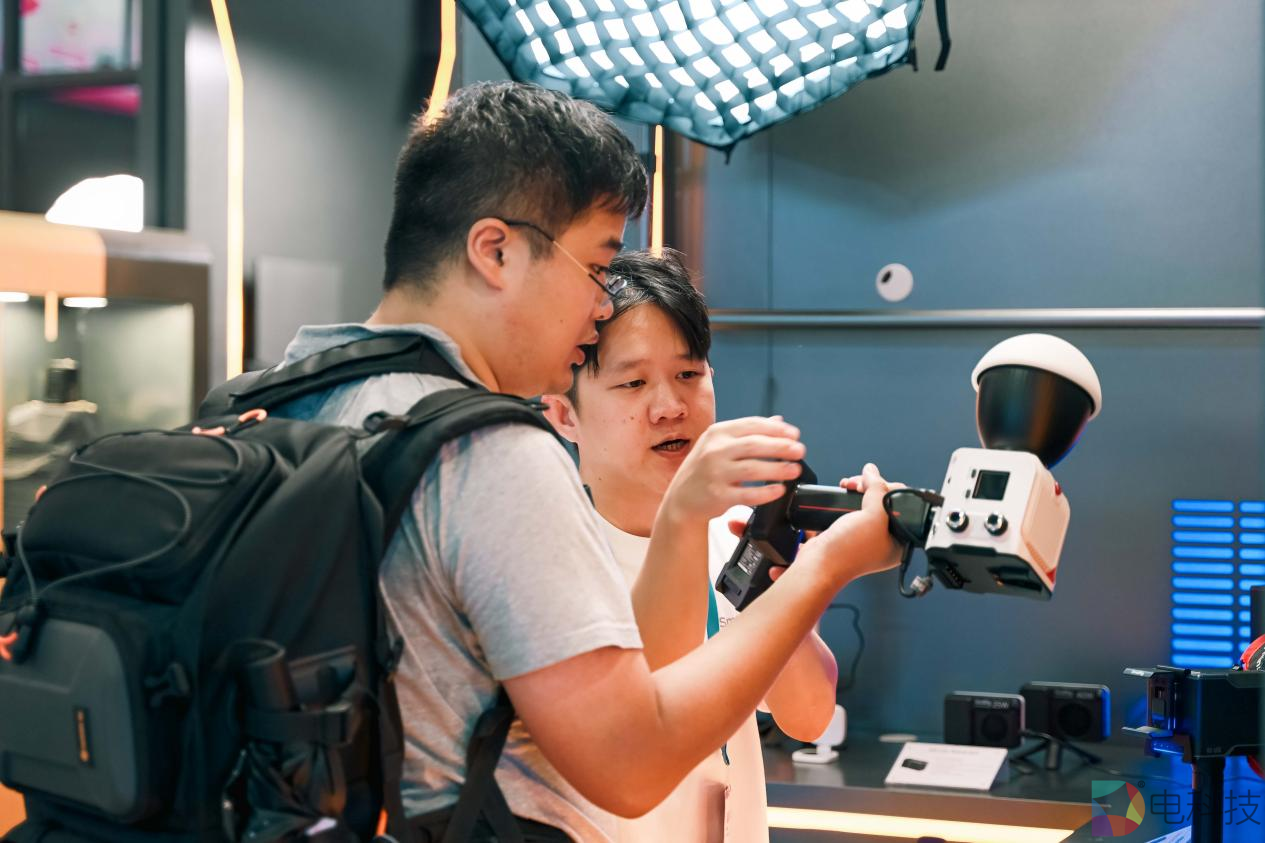 BW2025次元影像盛宴：SmallRig斯莫格携变形金刚大黄蜂联名套件解锁专业拍摄新方案