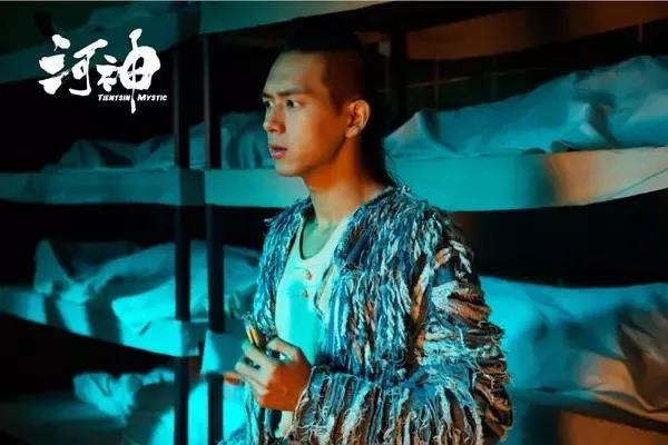 第一批90后观众出家了