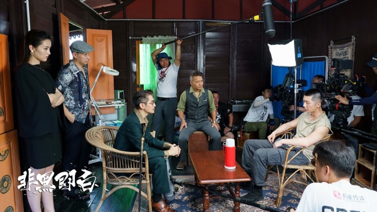  搜狐视频《非黑即白》正在热拍    铁血硬汉“荷尔蒙炸裂”