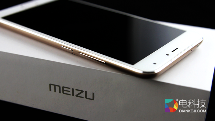 “土豪金”堪比Pro 5 魅蓝metal金色版开箱图赏