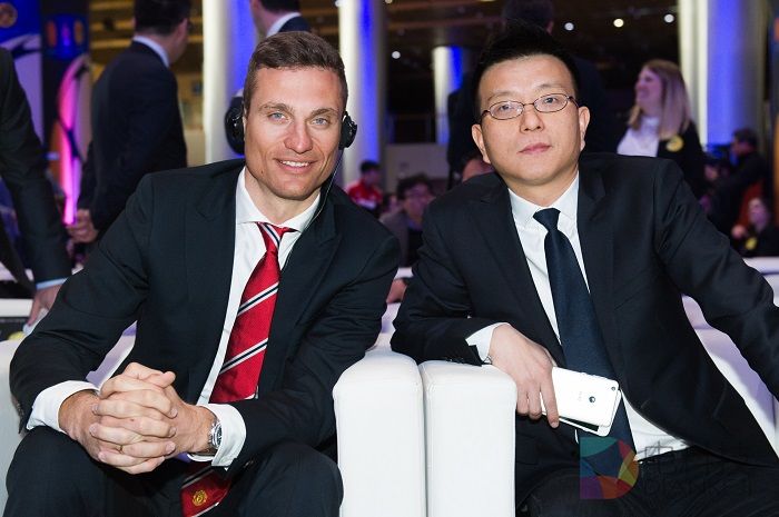 乐视体育CEO雷振剑与曼联传奇维迪奇1.jpg