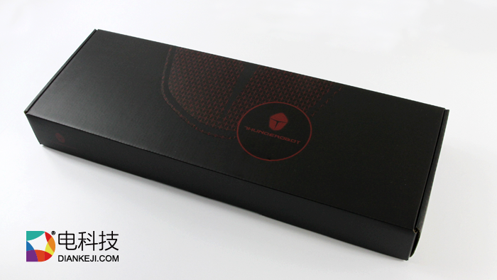 金属电镀键帽+多彩灯效？雷神黑金刚K71C开箱图赏