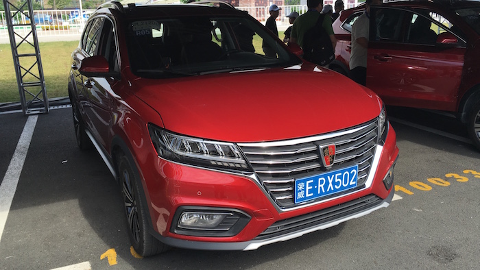 女司机亲自上阵 马云也想买的车原来是这样