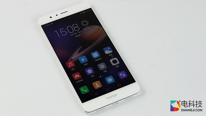 苹果的高端黑弱爆了  看荣耀V8如何玩转陶瓷白