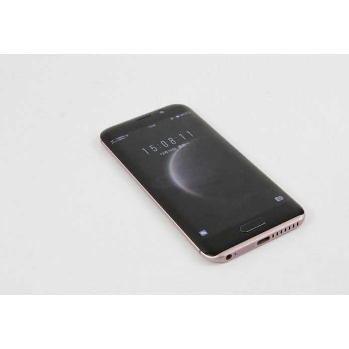  荣耀Magic图赏 八曲面屏+智慧系统成最大亮点