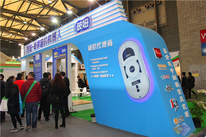 嘉世达机器人参展AWE2017 擦窗玻妞备受关注