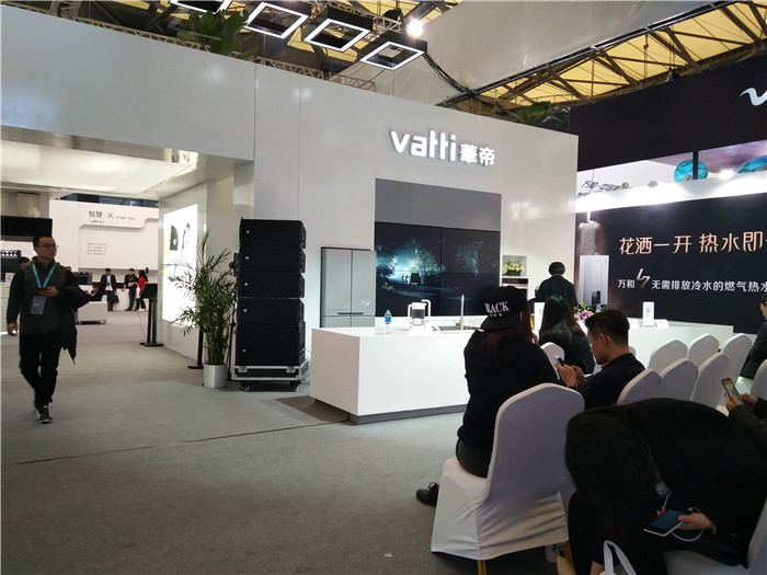 AWE2017华帝展智能产品 让下厨不再枯燥