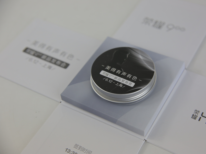 荣耀9重新诠释美得有声有色 超清双摄搭配国民男神掀起时尚新潮流