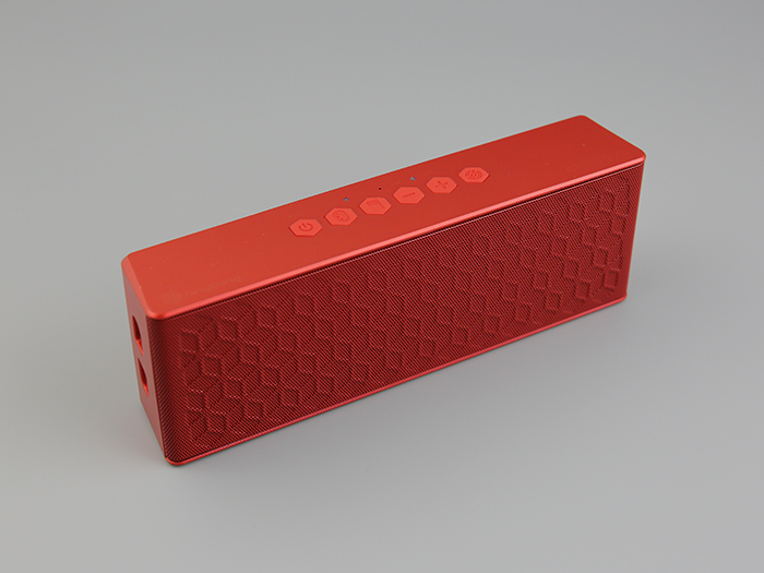 便携式蓝牙音箱同样可以防尘防水 创新iMUVO为你带来随时随地的音乐体验