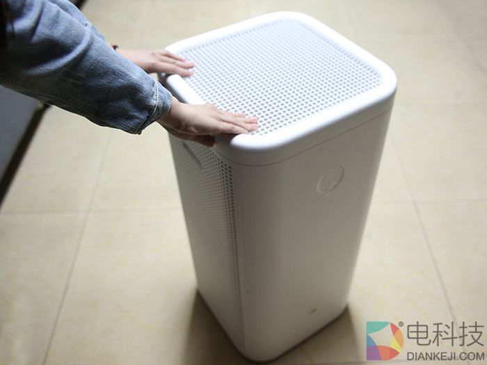 被罗永浩捧上天的畅呼吸空气净化器 妹子却说像一台洗衣机
