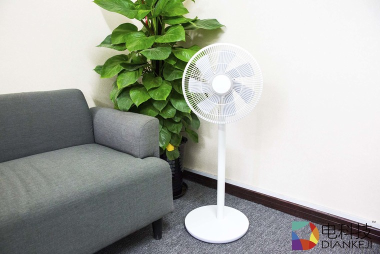 米家直流变频落地扇：吹过田野的自然风，20天仅需1度电