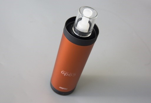 海尔迷你手持洗衣机：女神出街必备，小身材却能随时终结各种污渍