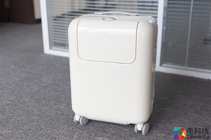 米兔拉杆箱：创意前盖，多彩外观，萌你一脸的儿童出游新装备