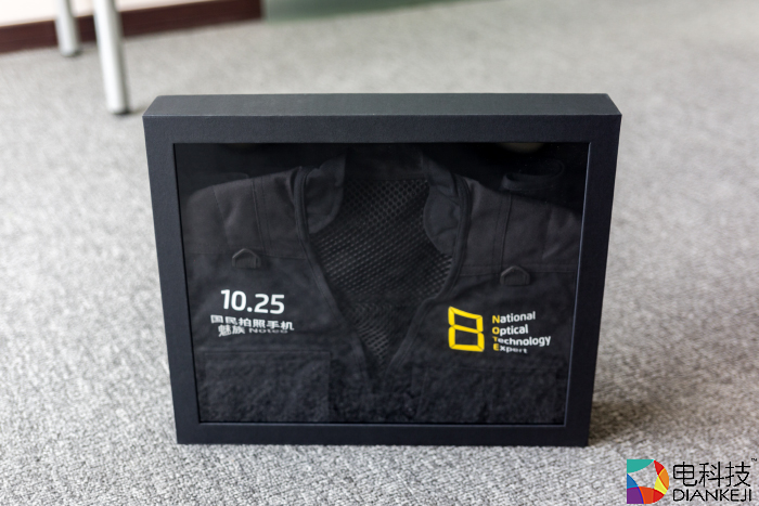 魅族Note8邀请函:摄影马甲暗示强烈，专业还是野生，拍照见分晓