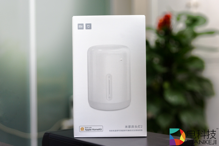 米家床头灯2：支持米家操控，多种浪漫氛围灯，营造安心睡眠环境