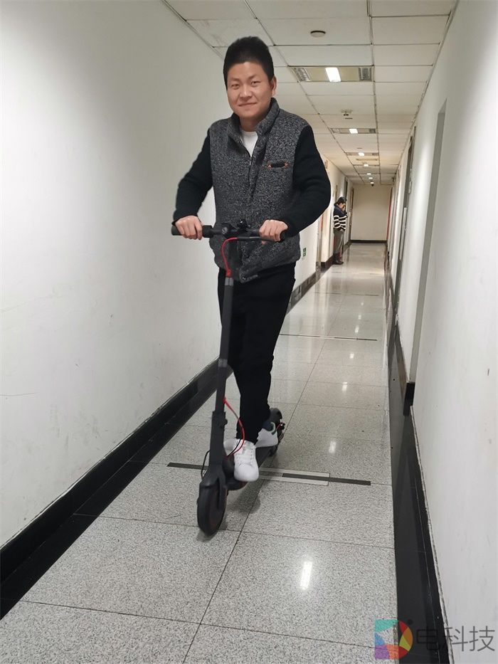 小米电动滑板车Pro