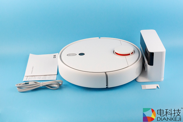   米家扫地机器人1S，一件可协助你打扫的家居艺术品