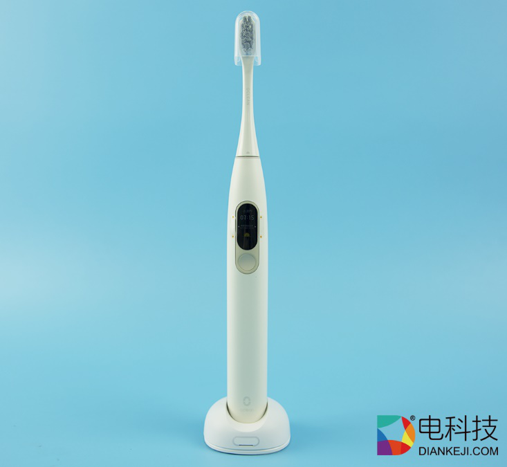 将刷牙变成一种乐趣，Oclean X电动牙刷让你露出自信治愈系笑容